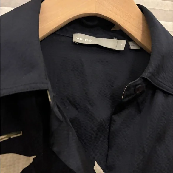 VINCE.‎ Gardenia Floral Print Tie Sleeve Silk Blouse w/added Lace Hem - Size M - Picture 2 of 8